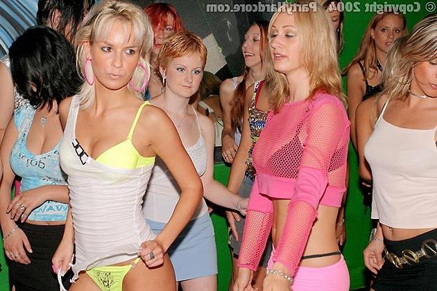 16P Average local girls doing strangers at sex party