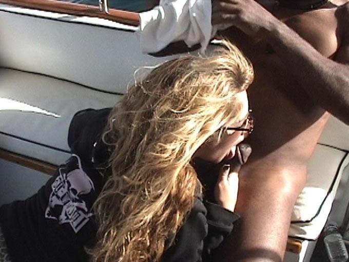 16P Group sex on a boat