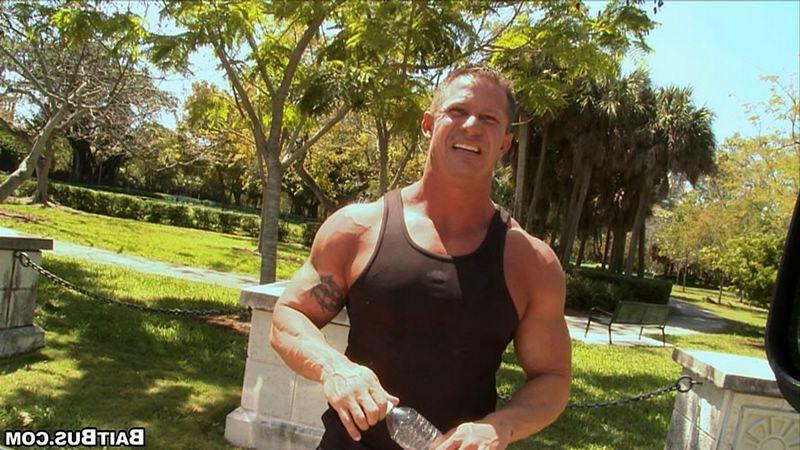 16P Muscled straight hunk tastes his first gay sex romp