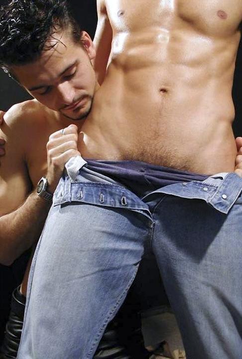 20P Smooth muscle studs foreplay and sucking and facial cumming joy