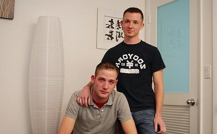 20P Cute college twinks foreplay and riding experience