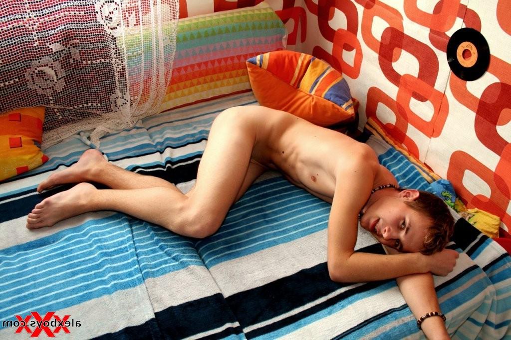 12P Teen Boy duo having sex