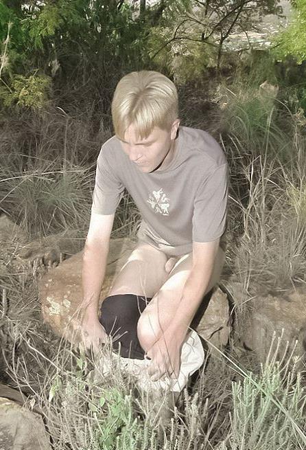 20P Fresh college dudes blowing up and facial cumming in the forest
