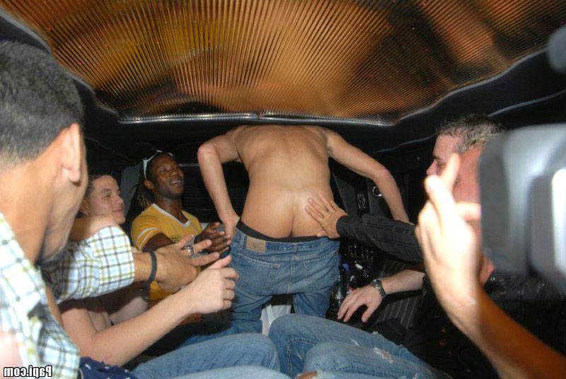 15P This hot limo ride gets even hotter in these crzy pics of this papi party