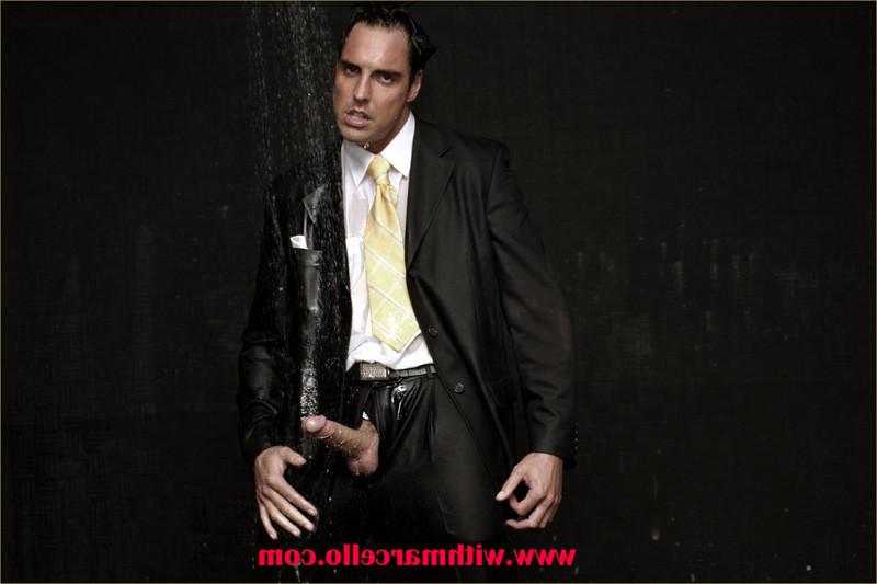 12P Stud in business suit gets wet and strips in the shower
