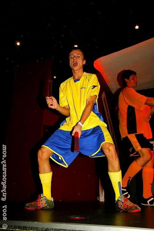 20P Sporty gays in soccer outfits go for a hole in one