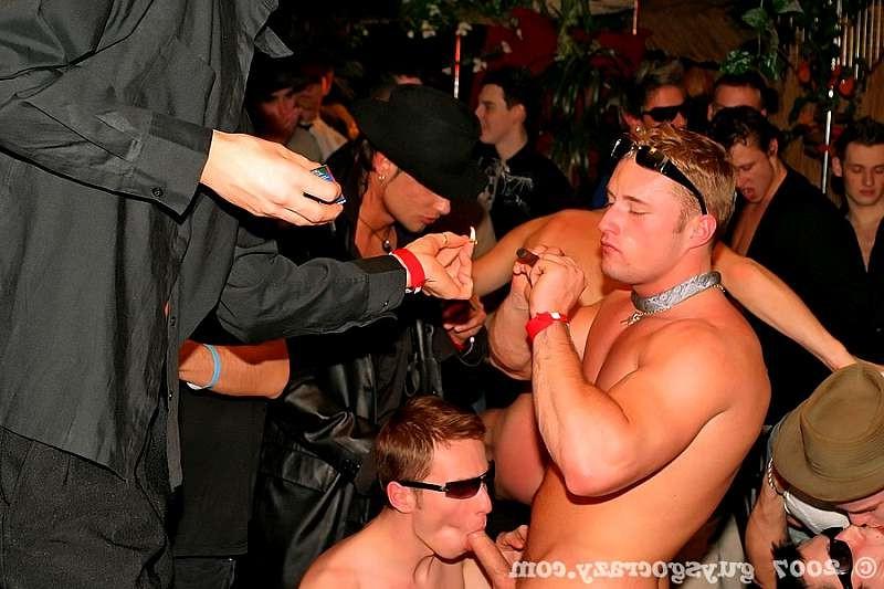20P While getting gun pointed a gay is forced to suck