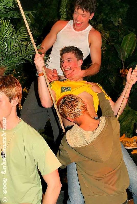 20P Drunk guys taking turns sucking bananas and cocks