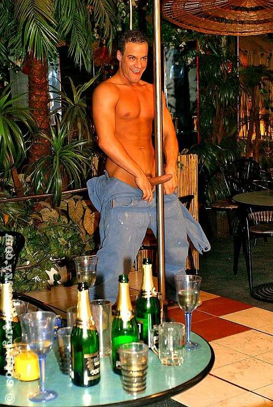 20P Drunk gay guys stand in line to get head on stage