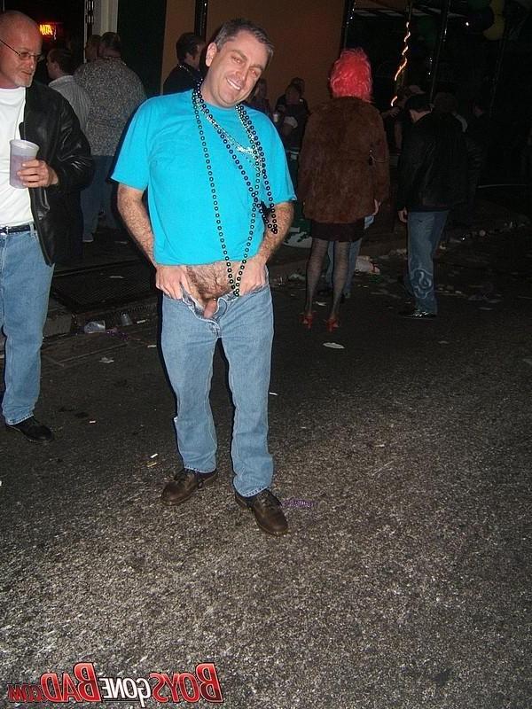 16P Drunk studs flash cock in street