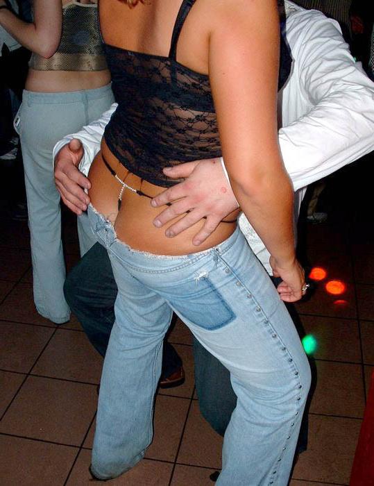 16P Blonde chick gets down and dirty
