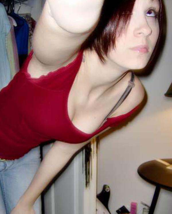 15P Gorgeous nude drunk girls posing on camera