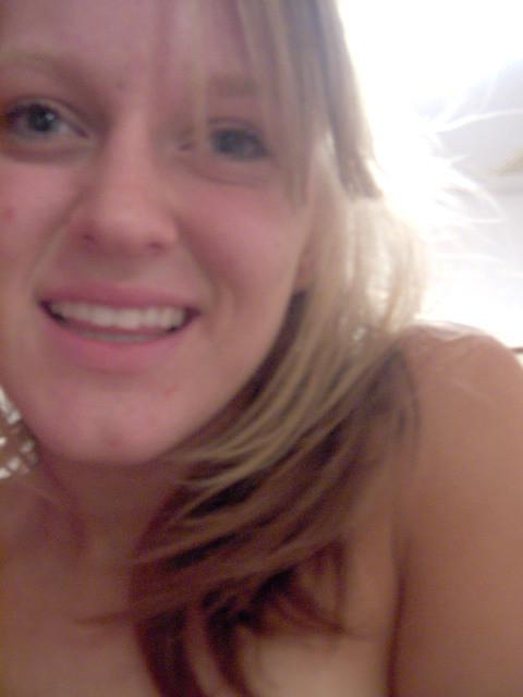 15P Nude babes with cameras