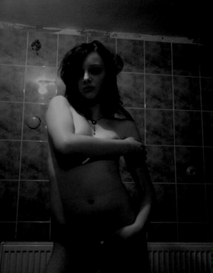 15P Spanish teen selfshooting