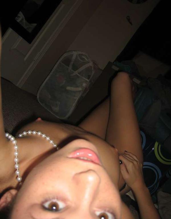 15P Spanish teen selfshooting
