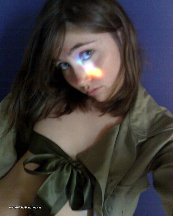 15P A bunch of hot chicks that you would definitely love to fuck