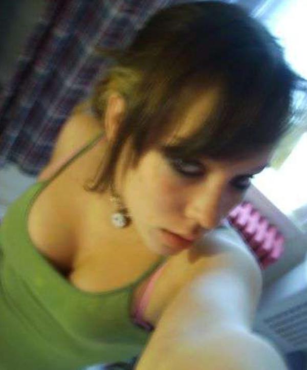 15P Photo set of busty self-shooting babes