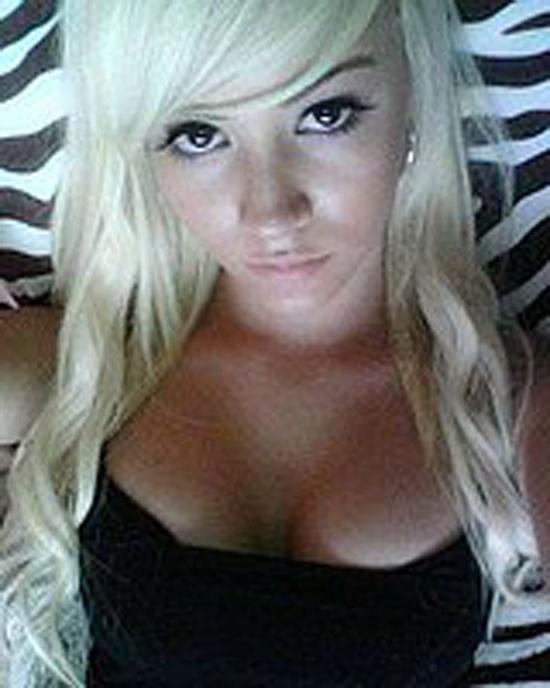 15P Photos of self-shooting bombshells