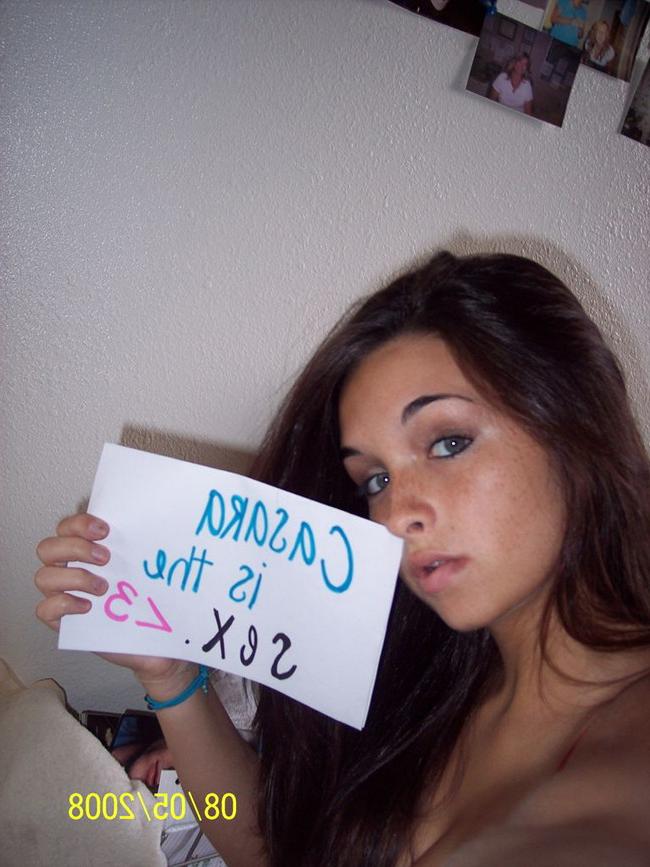 15P Selfshooting smooth pussy blonde