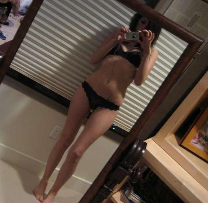 15P Selfshooting smooth pussy blonde