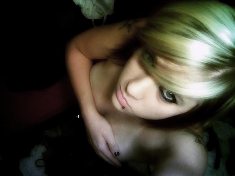 15P Photo set of busty self-shooting babes
