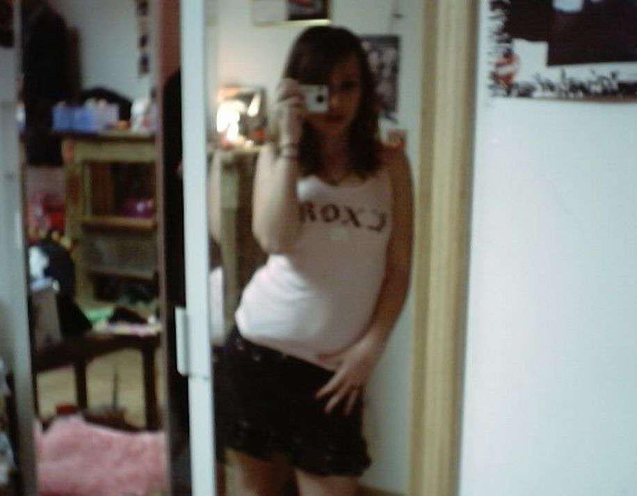 15P Photos of camwhoring sexy amateur chicks