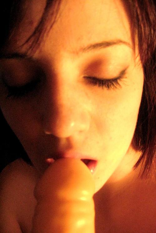 15P Photos of camwhoring sexy amateur chicks