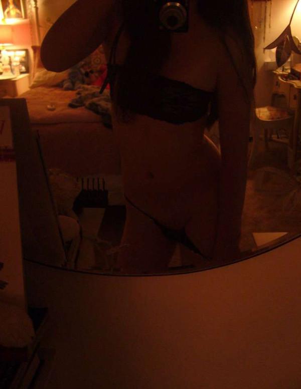 15P Gorgeous amateur girls showing their amazing bodies
