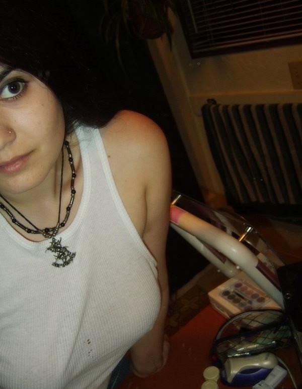 15P Gorgeous amateur girls showing their amazing bodies