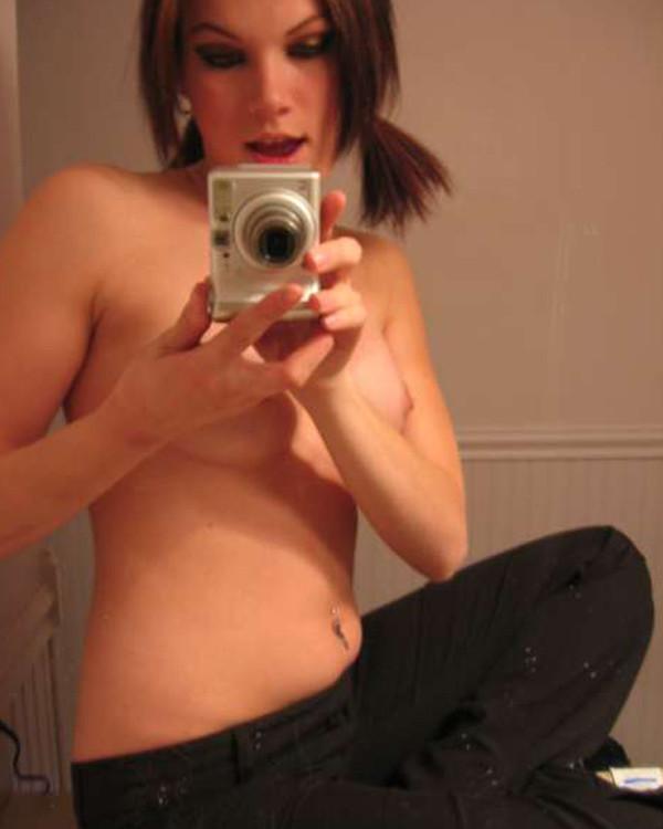 15P Naked Asian teen selfshooters