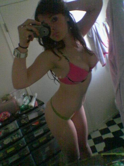 15P Naked Asian teen selfshooters