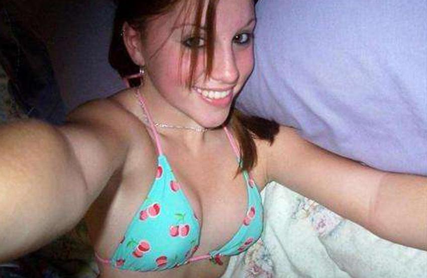 15P Babes posing and shooting