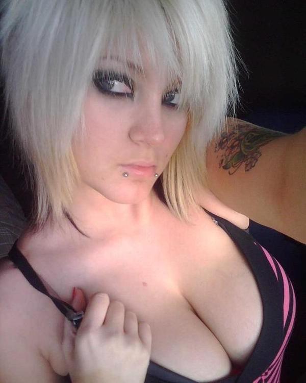 15P Selfshooting hotties