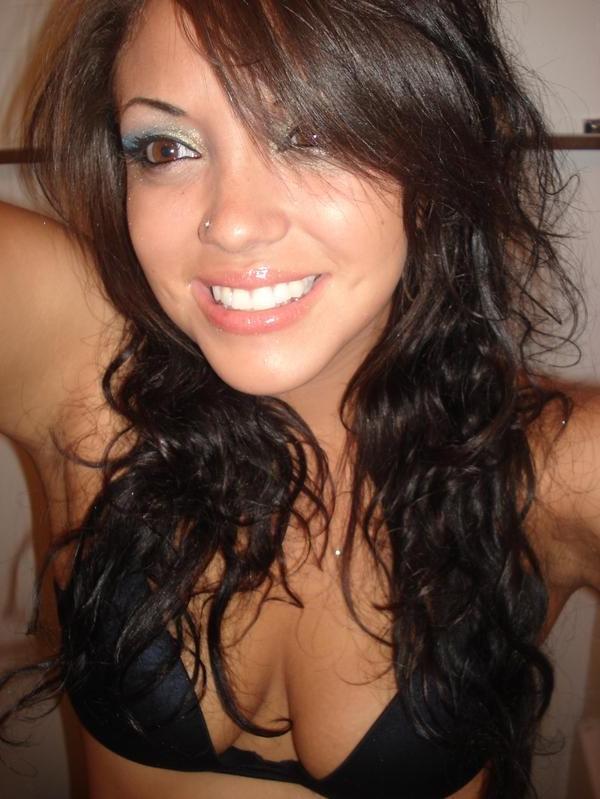 15P Photo set of busty self-shooting babes