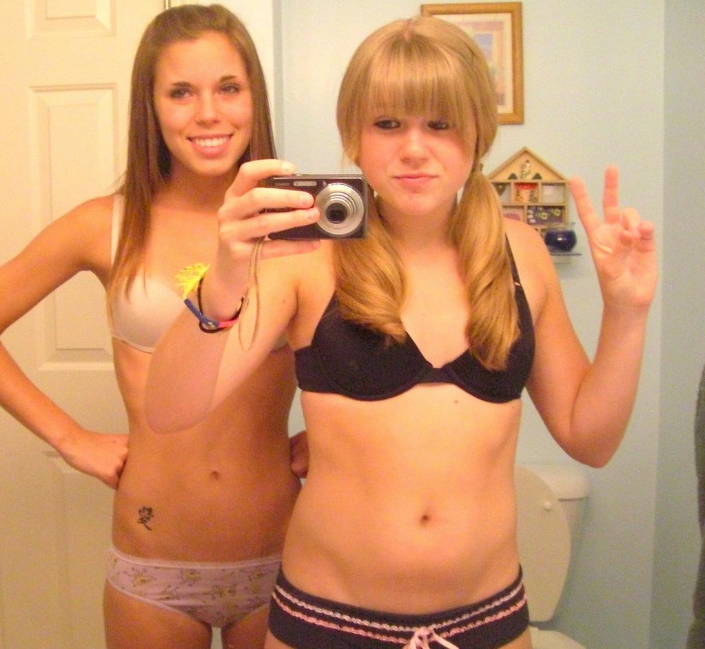 15P Photos of self-shooting bombshells