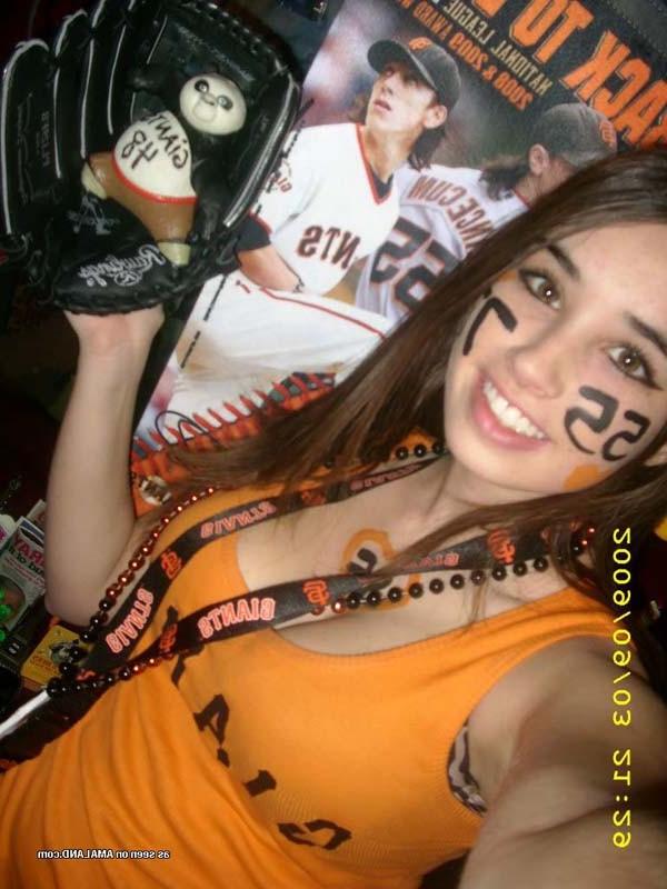 15P Gorgeus drunk girls showing their tits and pussies