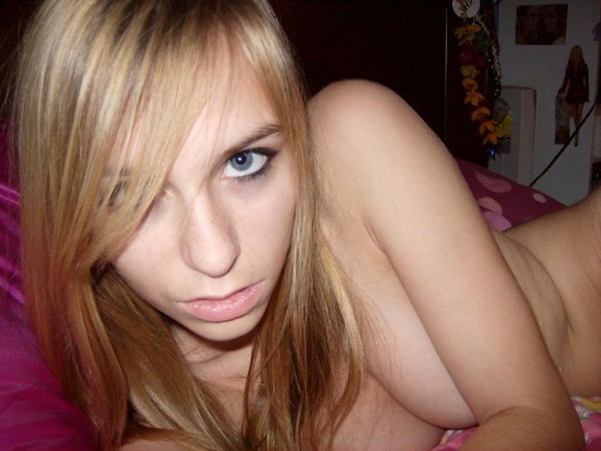 15P Cutie amateur girls showing tits and sweet pussies