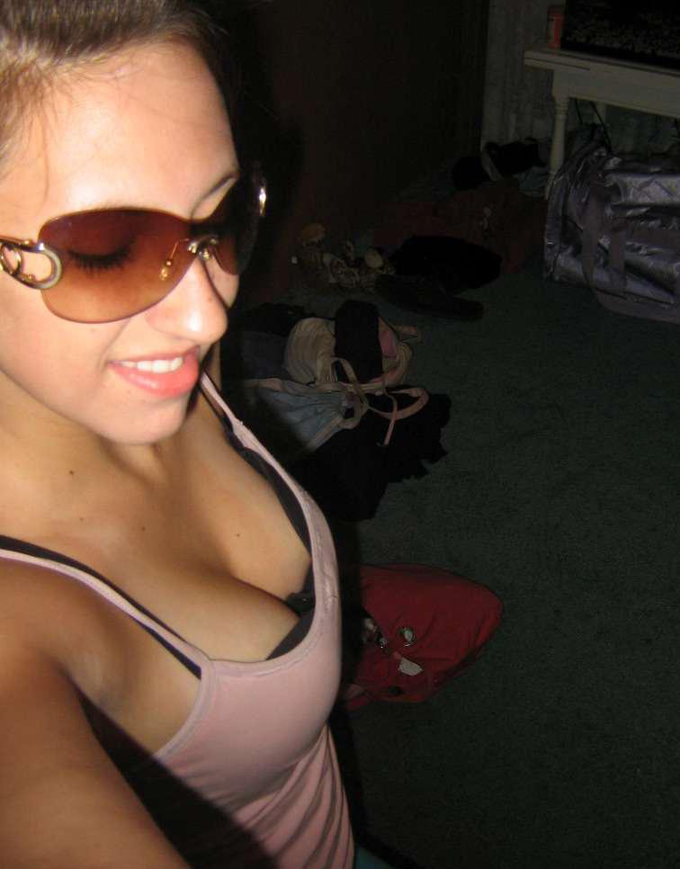 15P Cutie amateur girls showing tits and sweet pussies