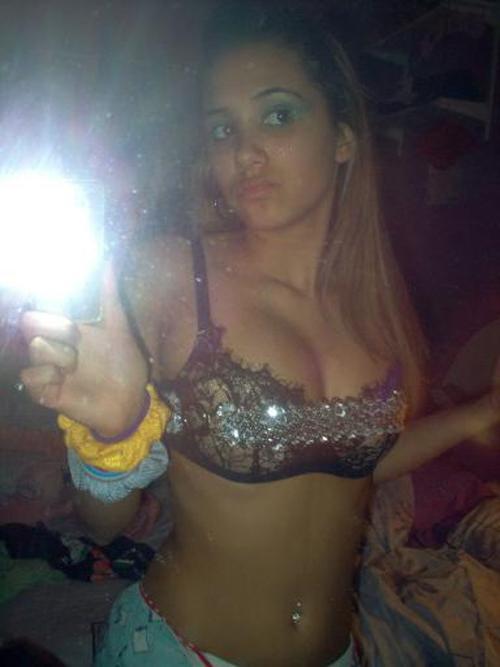 15P Many hottest amateur teens and babes posing on camera