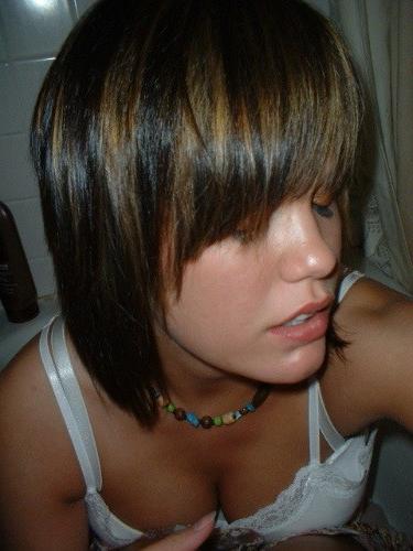15P Many hottest amateur teens and babes posing on camera