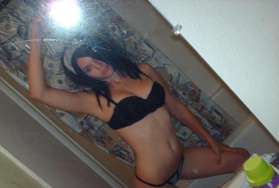 15P Many hottest amateur teens and babes posing on camera