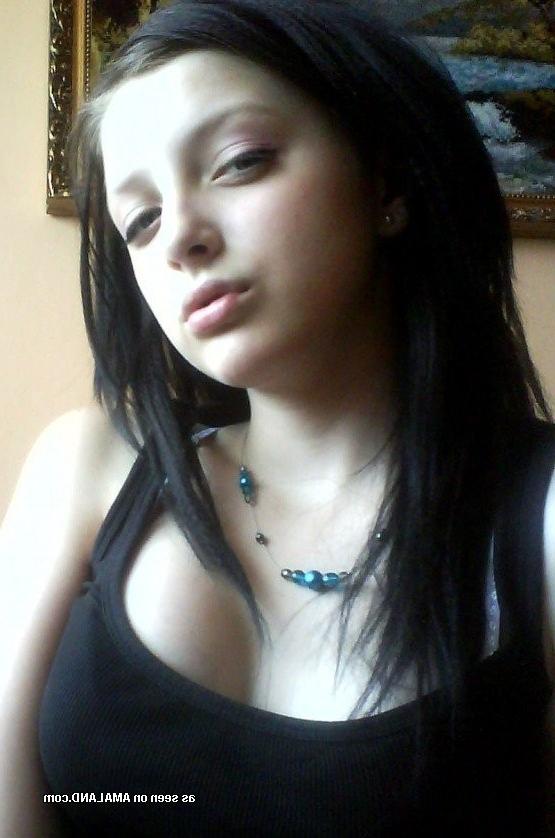 15P Amateur self-shooting teens showing their bodies