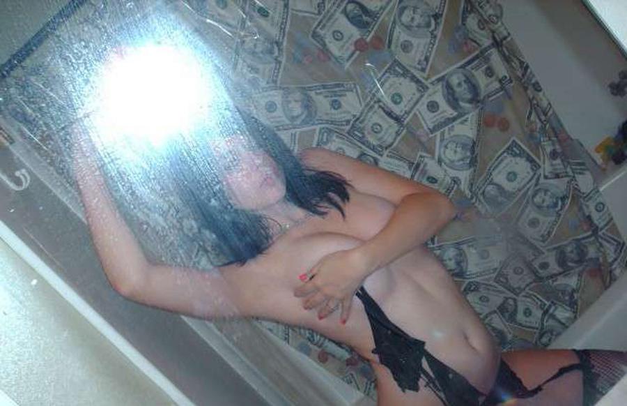 15P Amateur self-shooting teens showing their bodies