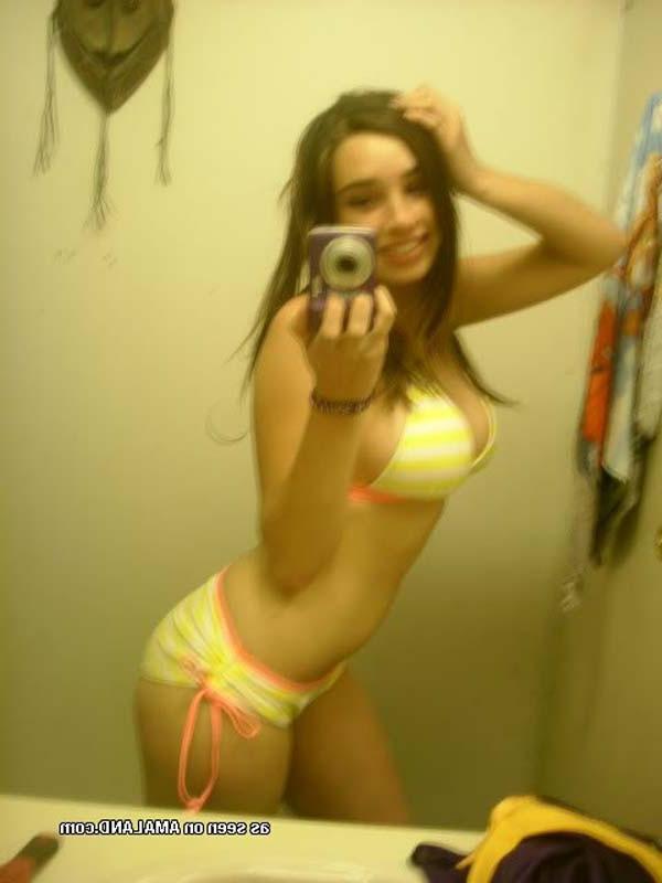 15P Babes posing and shooting