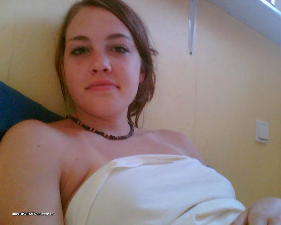 15P Naked Asian teen selfshooters