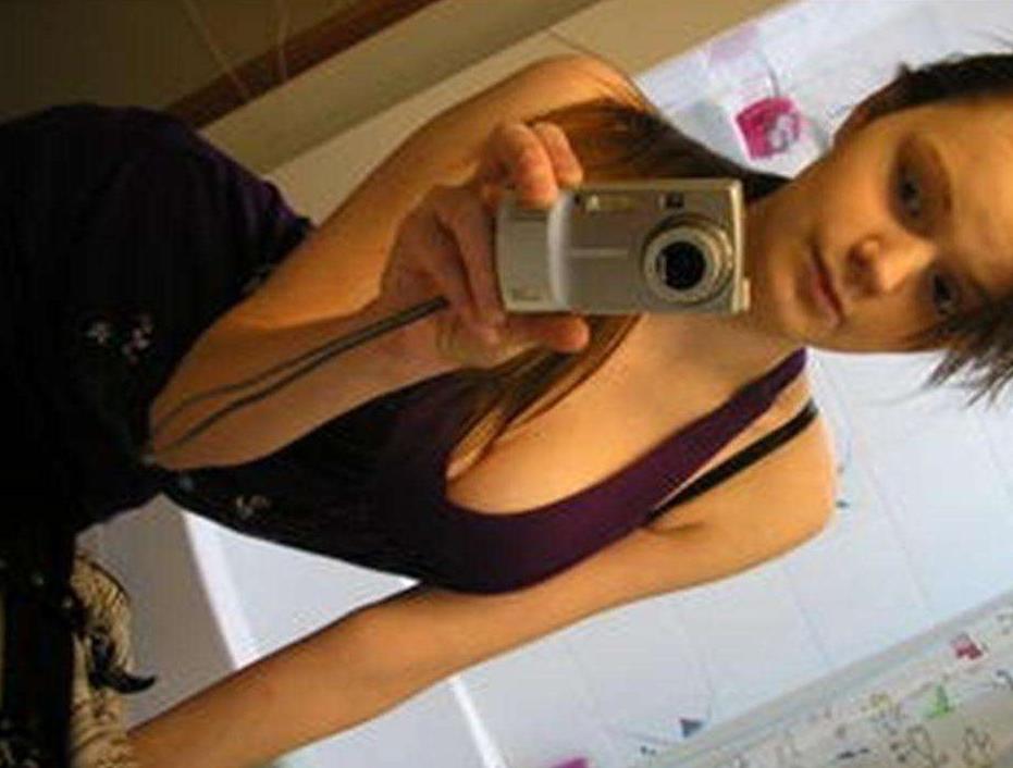 15P Naked and selfshooting