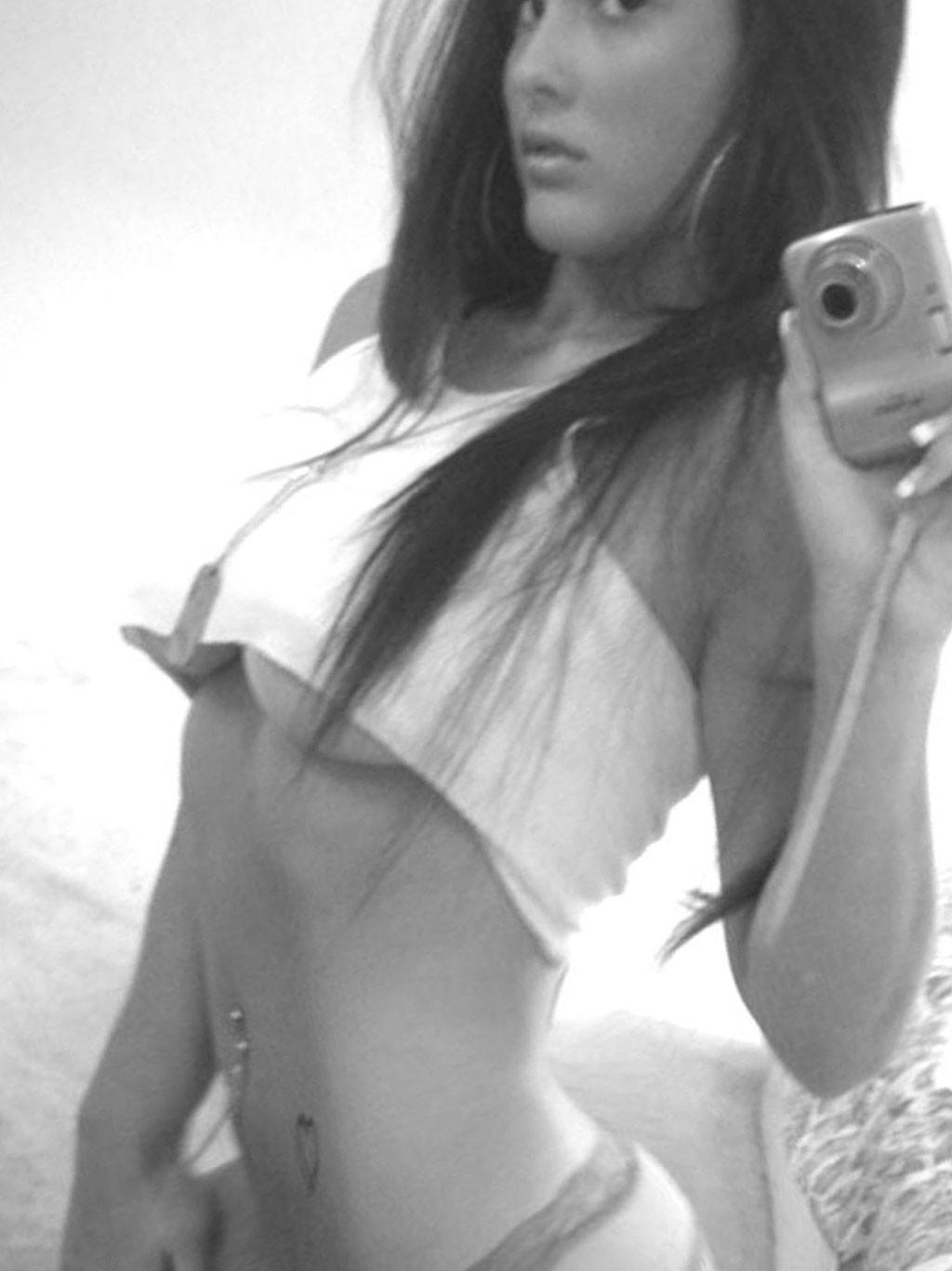 15P Babes posing and shooting