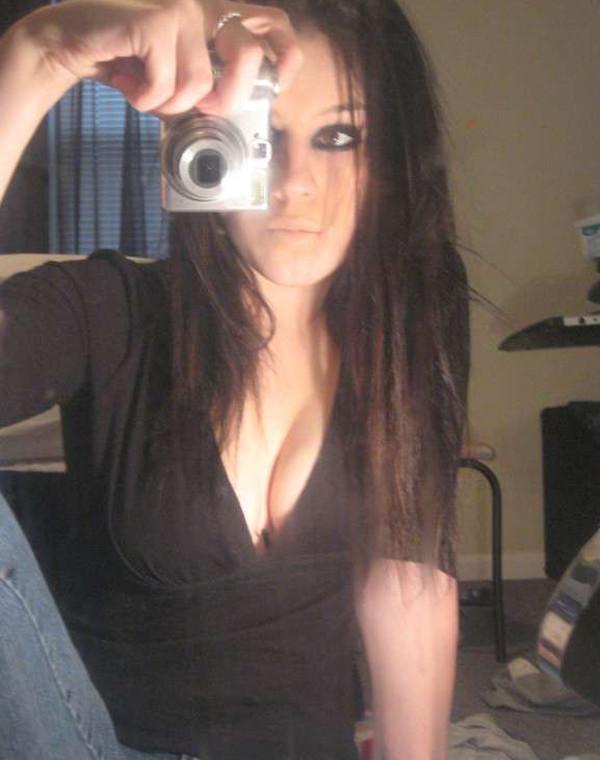 15P Nackte brünette Selfpics