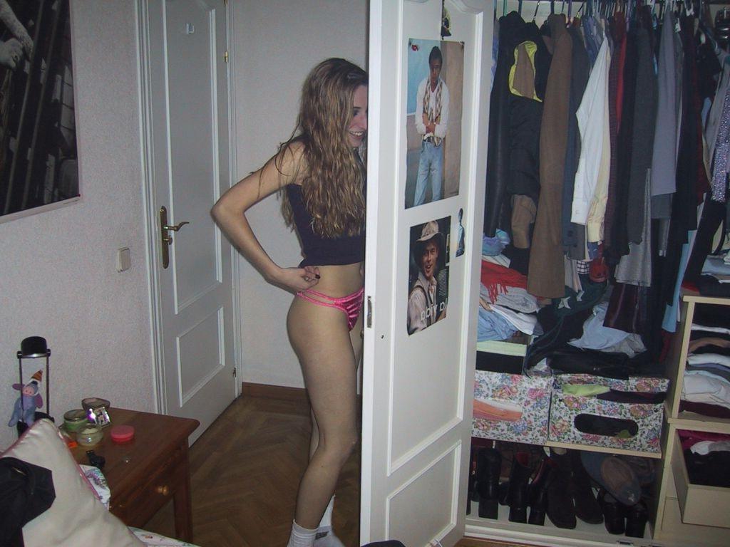 16P Andrea's perky tits and smooth pussy