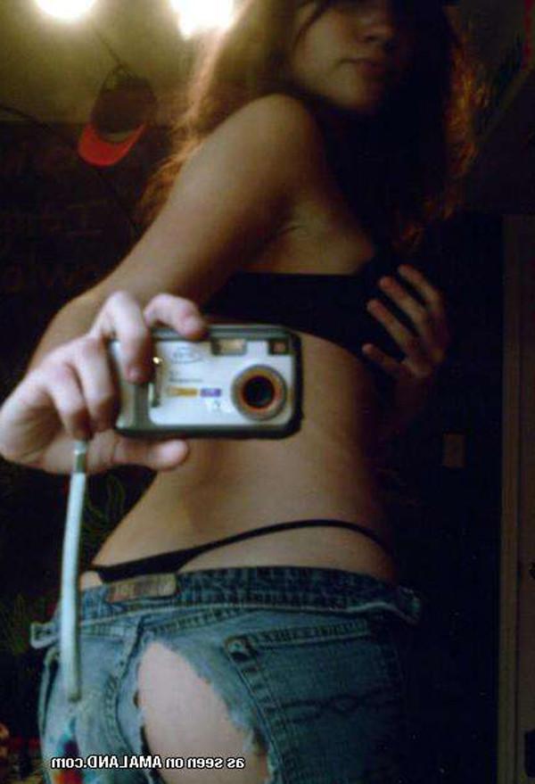 15P Pictures of lovely Maria posing and playing with her cam